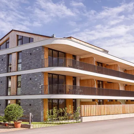 Kitzbuehel By Alps * אוברנדורף אין טירול